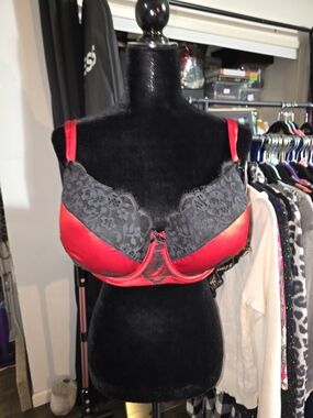 NWT Lane Bryant Cacique Red and Black Lace-Trim Balconette Bra Sz 40F